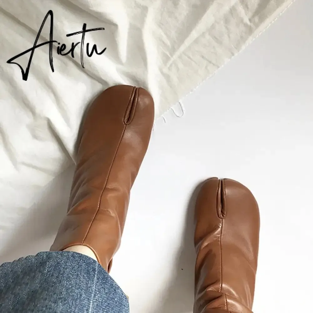 Aiertu Luxury Brand Designer Split Toe Ankle Boots New Fashion Chunky Round High Heels Women Boots Winter Tabi Shoes Short Boots