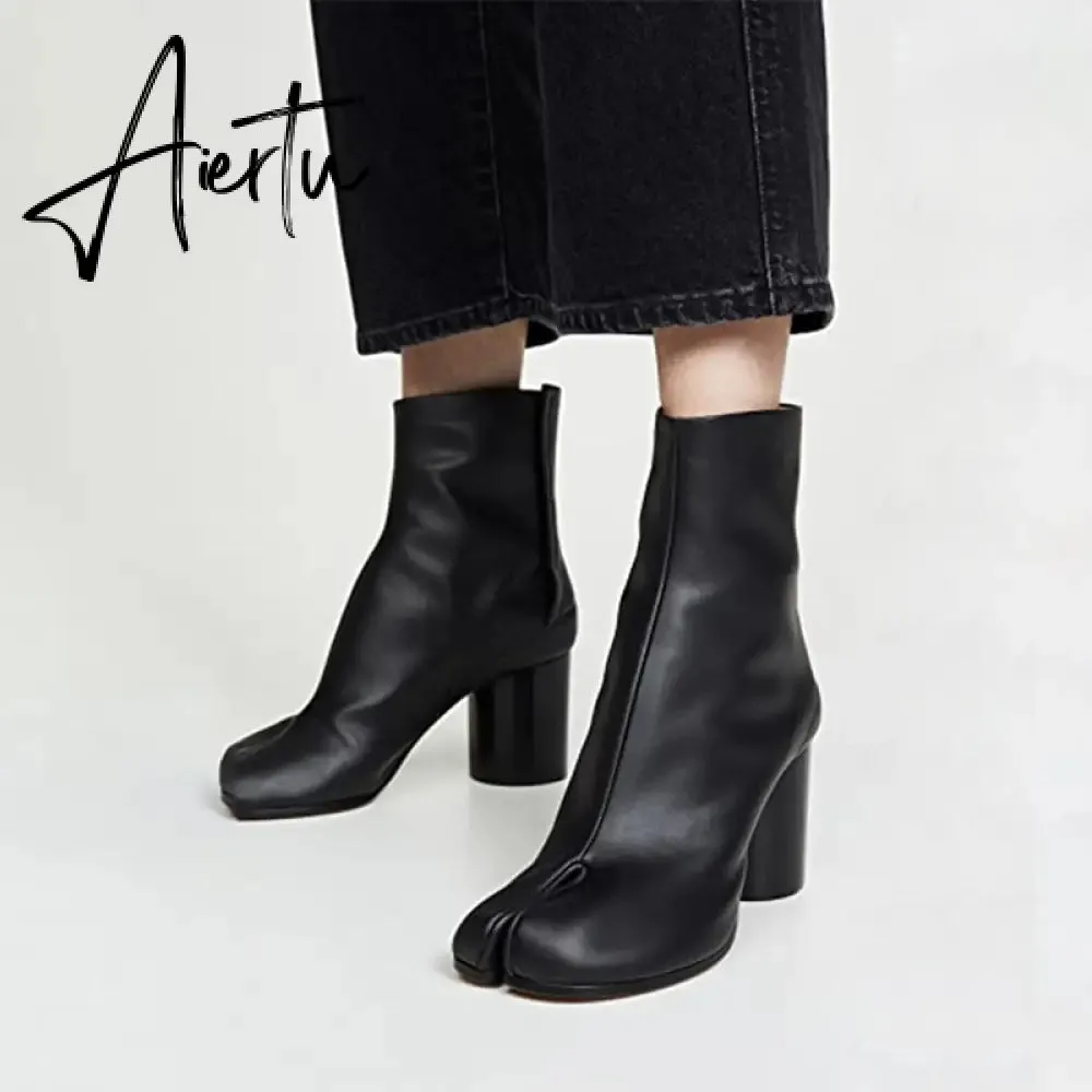 Aiertu Luxury Brand Designer Split Toe Ankle Boots New Fashion Chunky Round High Heels Women Boots Winter Tabi Shoes Short Boots