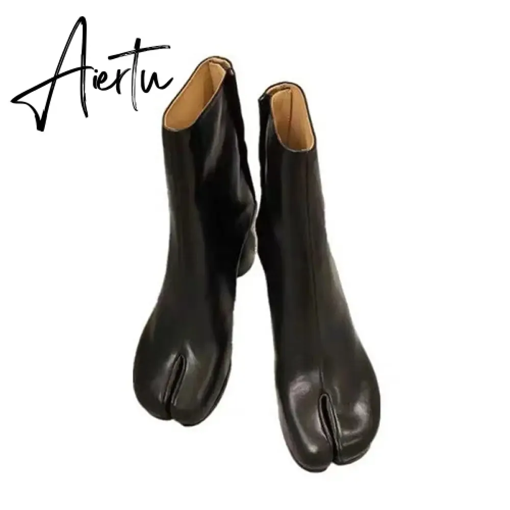 Aiertu Luxury Brand Designer Split Toe Ankle Boots New Fashion Chunky Round High Heels Women Boots Winter Tabi Shoes Short Boots