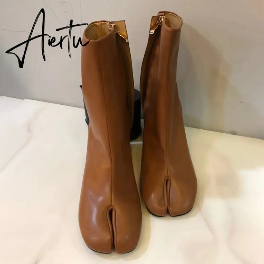 Aiertu Luxury Brand Designer Split Toe Ankle Boots New Fashion Chunky Round High Heels Women Boots Winter Tabi Shoes Short Boots