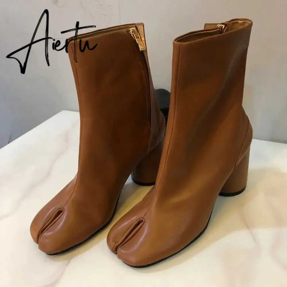 Aiertu Luxury Brand Designer Split Toe Ankle Boots New Fashion Chunky Round High Heels Women Boots Winter Tabi Shoes Short Boots