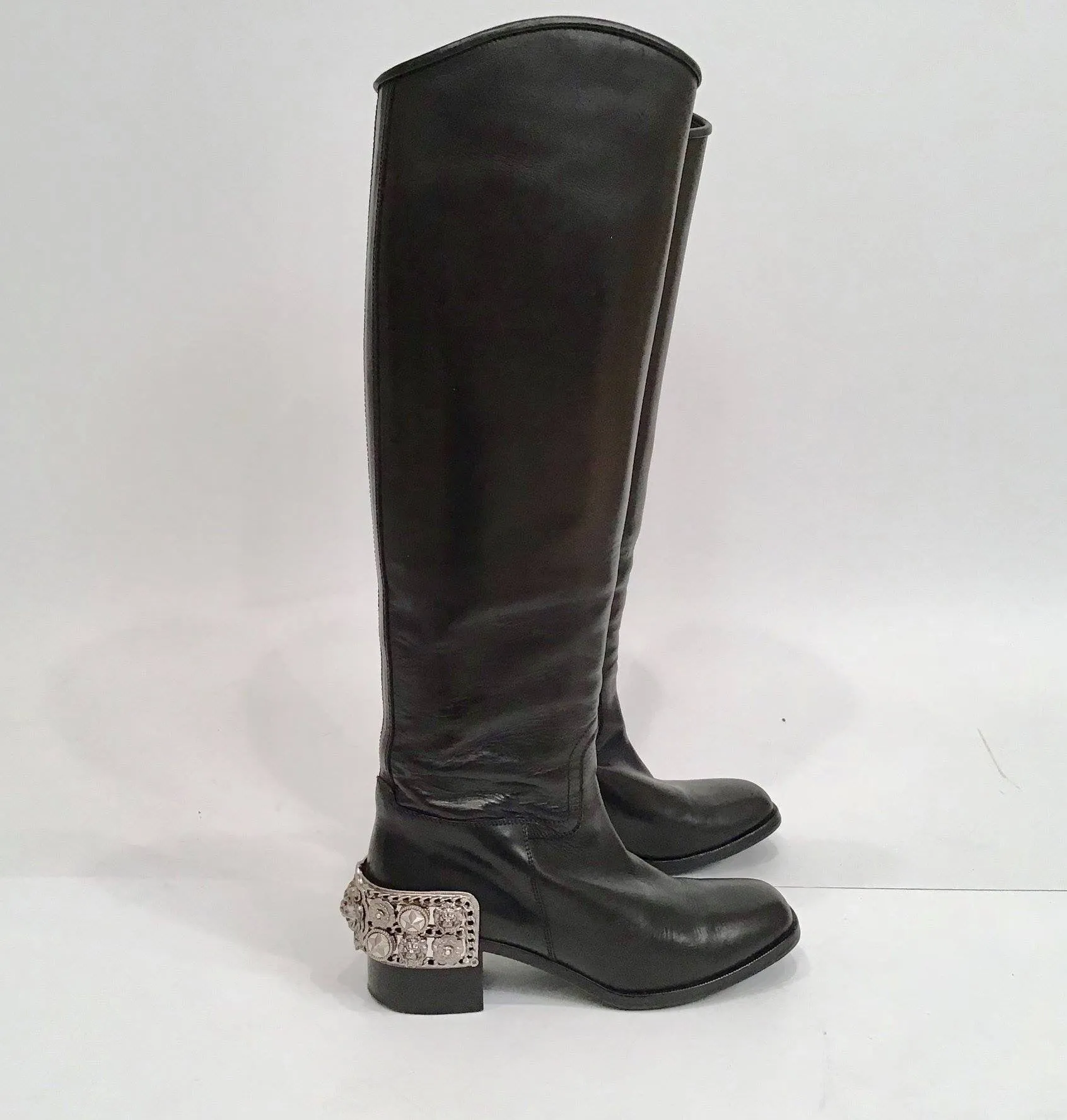 Chanel 07A Paris Monte Carlo Lion Head Icons tall black leather riding boots EU 39.5 US 8.5/9