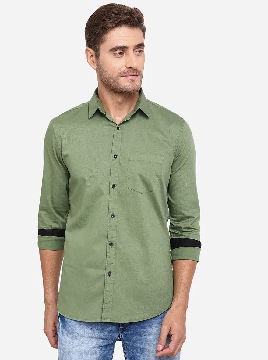 Grass Green Solid Slim Fit Casual Shirt | JadeBlue