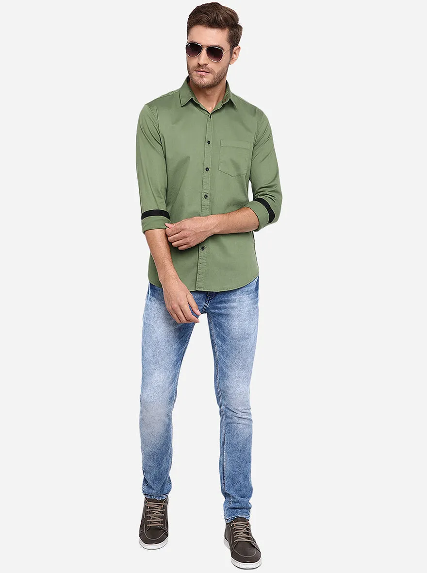 Grass Green Solid Slim Fit Casual Shirt | JadeBlue