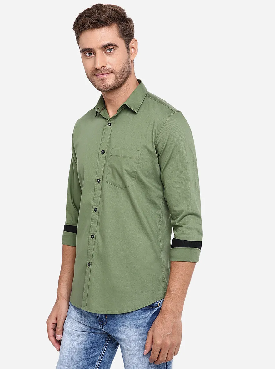 Grass Green Solid Slim Fit Casual Shirt | JadeBlue