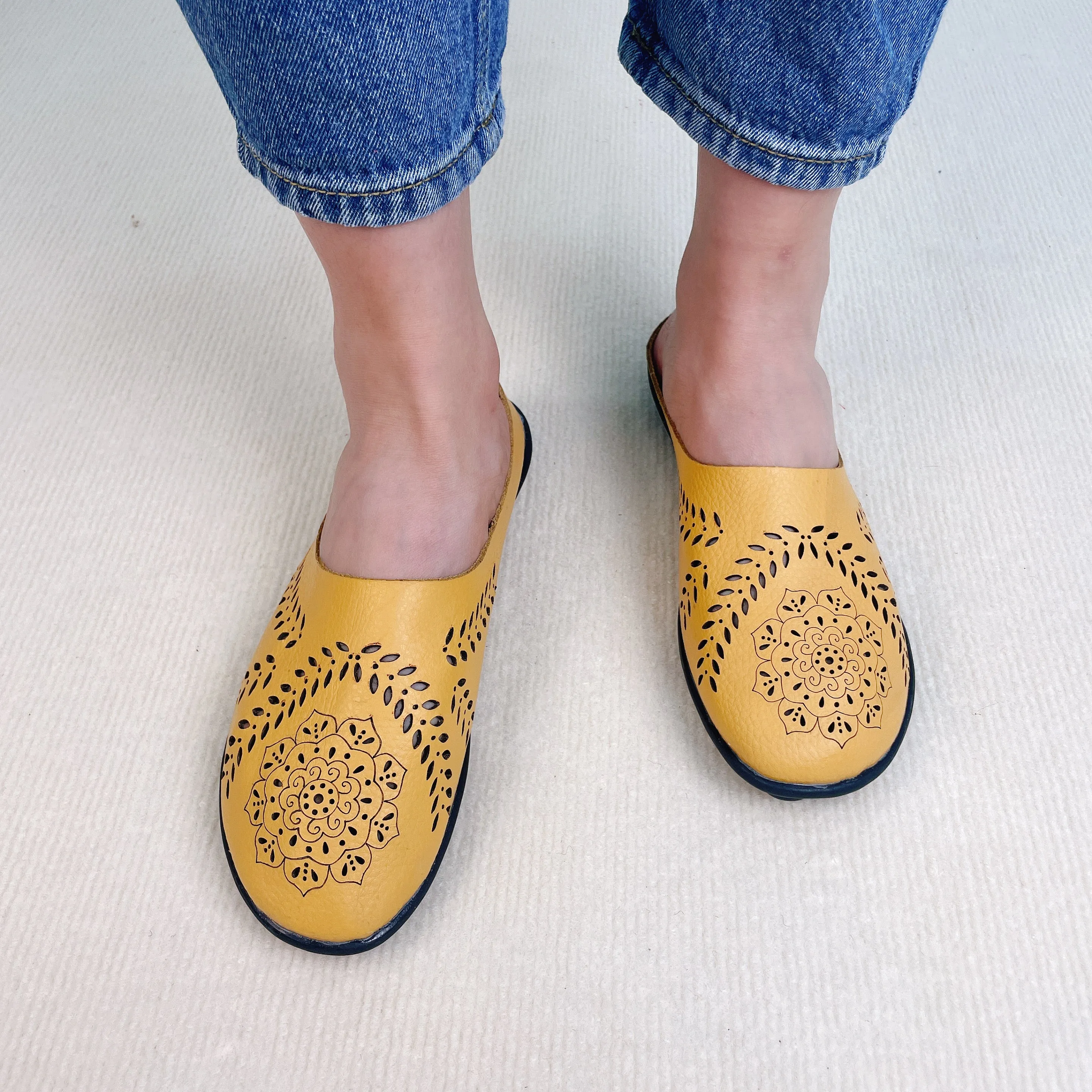 Owlkay Casual All-match Hollow Slippers