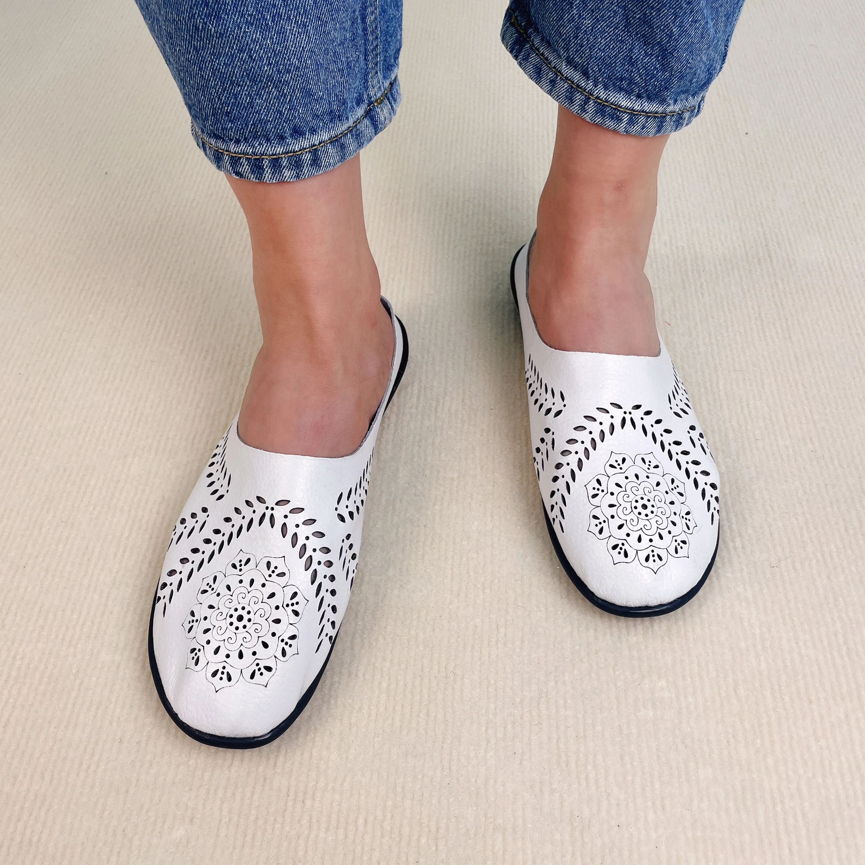 Owlkay Casual All-match Hollow Slippers